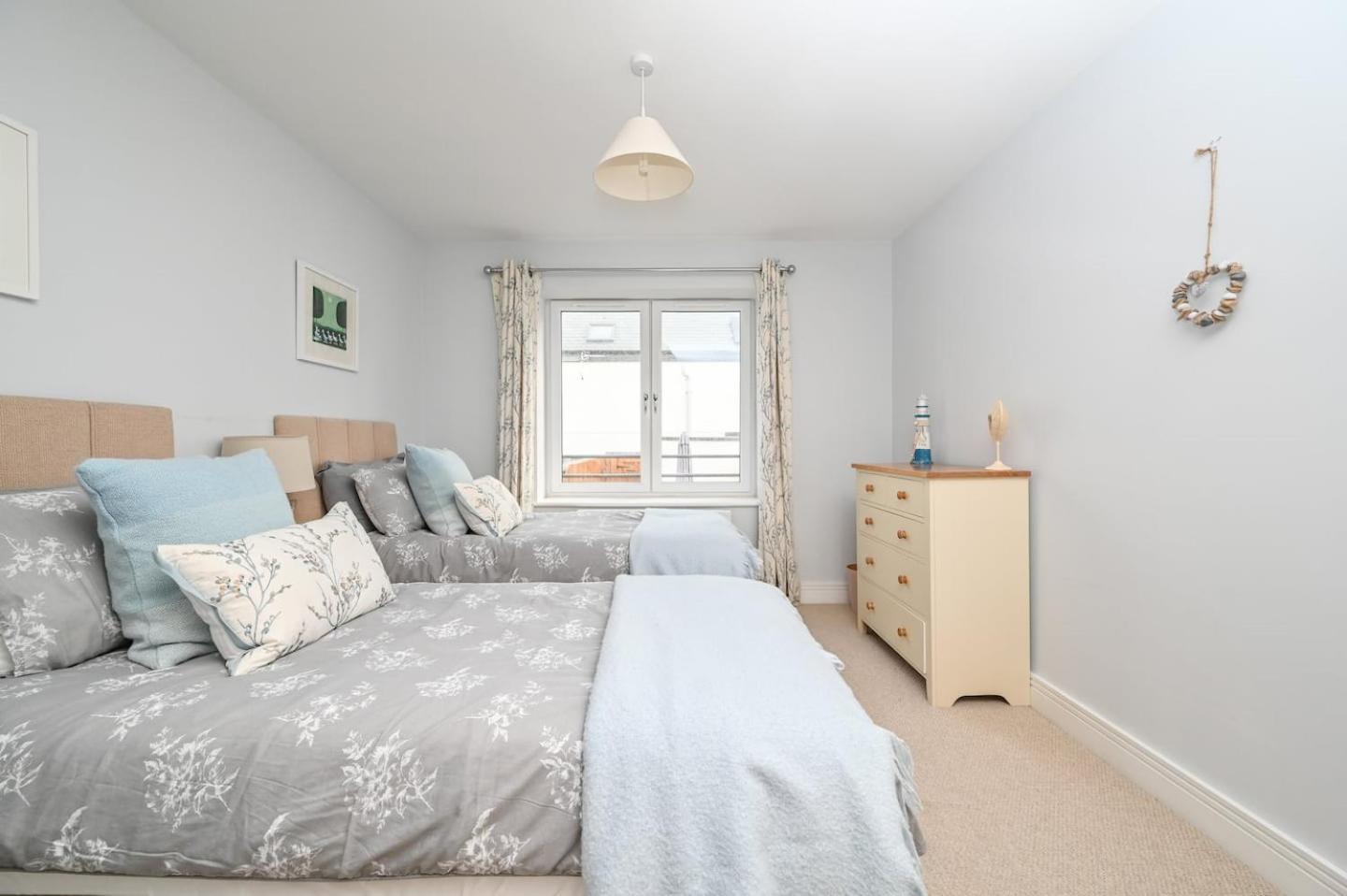 Luxury 3-Bed House, Beach 300M, Sleeps 6, Parking Newquay  Exterior photo